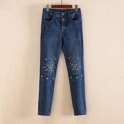 China Non Fading Dark Blue Wide Leg Womens Tapered Jeans With Embroidered Flowers for sale