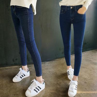 China Stylish Light Blue Relaxed Slim Fit Skinny Jeans For Tall Women Damage Wash for sale