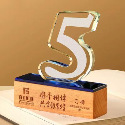 China Modern Digital trophy with solid wood base MEDALS customized 5 10 15 20th Anniversary outstanding staff souvenirs trophies for sale