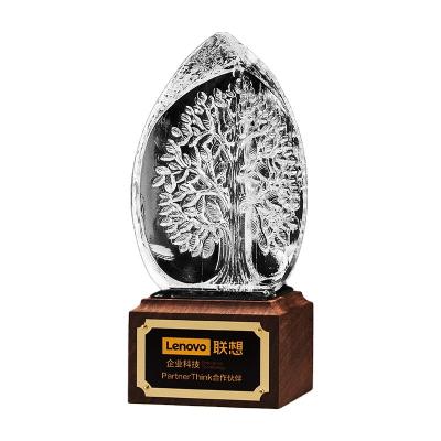 China China Leaf Trophy Custom Wood Base Crystal Trophy Crafts Evergreen Ivy Award for sale