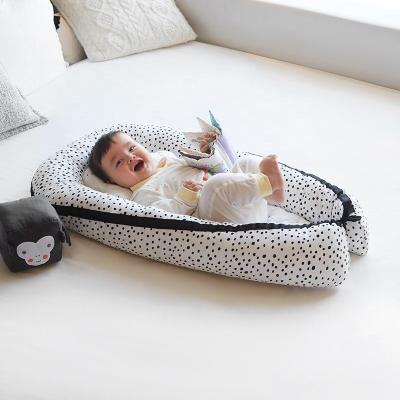 China Folded Breathable Soft Crib Napper Sofa Baby Nest for Newborn for sale