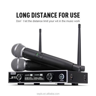 China Professional Handheld Microphone VHF Wireless Microphone With Display Screen for sale