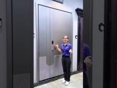 Aluminum door 