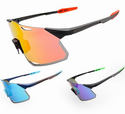 China Outdoor Sports Professional Wrap Around Sight Less Polarized Cycling Glasses With 3 Interchangeable Lenses TR90 Sports Sunglasses Men Women for sale