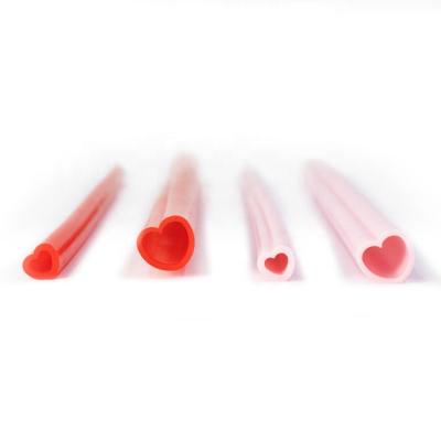 China New Food Grade Eco-Friendly Reusable Sustainable Straw Party Straws Silicone Heart Shape Straw For Wedding for sale