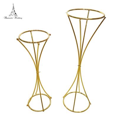 China Modern new style metal flower stand wedding decoration table stand gold funnel shape stands for wedding party event for sale