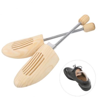 China Perfect Shape (Length & Width) Wooden Two Way Shoe Stretcher Men Shoes Shoe Expander with Hook Handle in Beech/Hardwood (Varnish) for sale