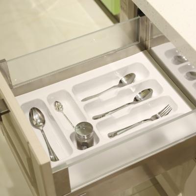 China Environmental Cutlery Tray Expandable Kitchen Drawer Utensil Organizer Te koop