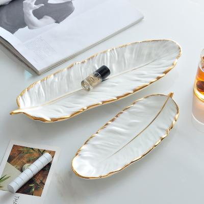 China Unique Europe Design Leaf Shape Ceramic Jewelry Ring Holder for sale