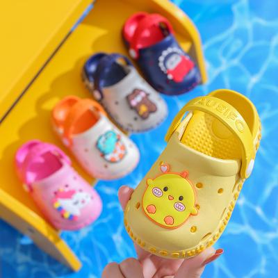 China 2021 Hole Other New Children's Shoes Baotou Beach Shoes Baby Cute Soft Bottom Non-slip Sandals Boys And Girls Cartoon for sale