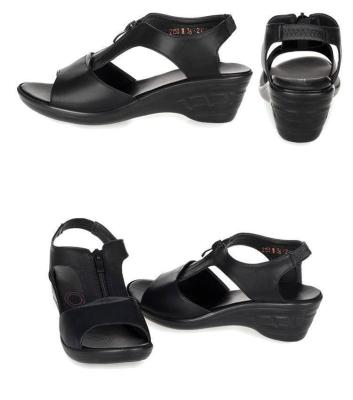 China Light Weight 2021 Roman Sandals Retro Wedges Chunky-soled Female Front Zipper Women's Shoes New Summer Hollow Sandals for sale