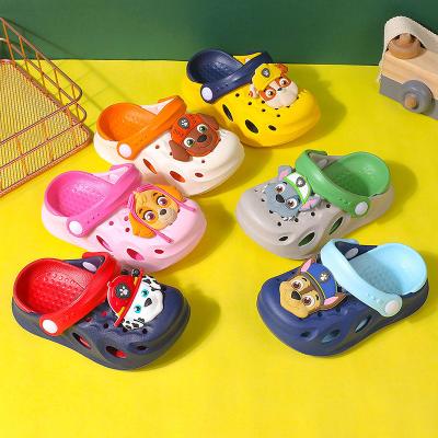 China 2022 Baby Baotou beach shoes sandals and slippers men's and women's new cartoon light summer team children's hole Wang Wang shoes for sale