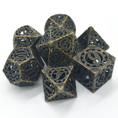 China New Simple and Modern Metal Hollow Gear Dice DND Role Playing Game RPG MTG Dungeon and Dragon Board Game Entertainment Dice for sale