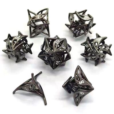 China 2021 Simple and Modern Flower Metal Hollowed Dies- New Metal Hollowed Dies D20 D12 D10 D100 D8 D6 D4 DND PRG for sale