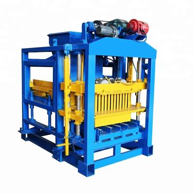 China Automatic press hydraulic cement brick making machine for sale Te koop