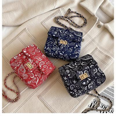 China 2021 Polyester Women Handbags Shoulder For Women Bandana Printing Handbag Designer Handbag High Quality Chain Cross Body Bag New for sale