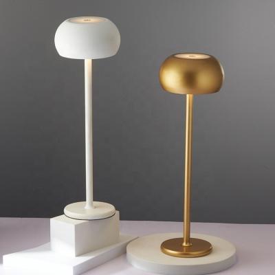 China EUROPEAN Led Rechargeable Smart Creative Hotel Room Nordic Bedroom Desk Lamp Night Light Decorating Metal Table Cordless Lamp for sale