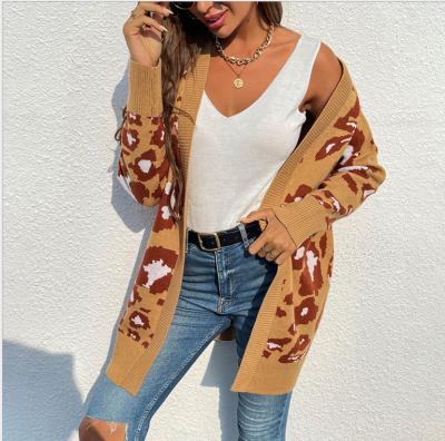 China 2021 New Arrivals Breathable Women Fashion Winter Leopard Print Bat Sleeves Long Sweater Women Cardigans for sale