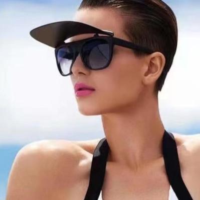 China Fashion Sunglasses 2021 Hot Sale Fashion Trend Men's Oversized Flip Shades Sunglasses Women for sale