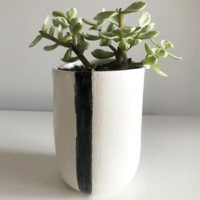 China Wholesale high quality unique eco-friendly decoration rustic style design garden decoration planters cheap outdoor flower pots for sale