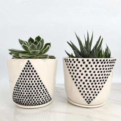 China Advanced high quality black modern style house pattern stain triangle design factory cheap pots eco-friendly decoration for sale