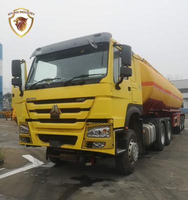 China Sinotruk HOWO 25000 liters gasoline fuel tank diesel truck 21 - 30T for sale