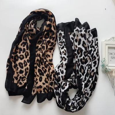 China 2022 daily life warm cotton checked print leopard design women winter scarf European and American cotton and linen scarf for sale