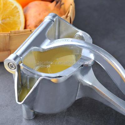 China Durable Heavy Duty Metal Lemon Squeezer Hand Lemon Lime Aluminum Squeezer Juice Maker Presser Manual Fruit Squeezer for sale