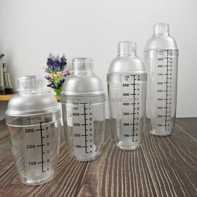 China Viable Wholesale Barware Plastic Cocktail Shaker Clear Ice Shaker Bottle Juice Bubble Tea Shaker Cup With Scale Mark for sale