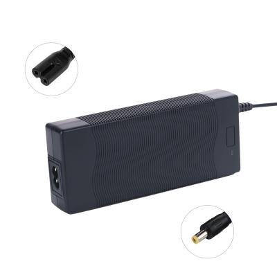 China Scooter/ebike/XVE 12v 5A charger adapter transformer 110v-220v ac converter adapter 12v 60w power 100-240v 12v 5a led power supply lithium battery à venda