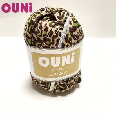 China yarnv order quantity fancy mix color leopard print polyester cotton blend yarn anti-static ball for bedroom carpet for sale