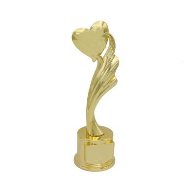 China Europe metal trophy factory manufacturing love heart cup holder souvenir gift high quality custom craft for sale