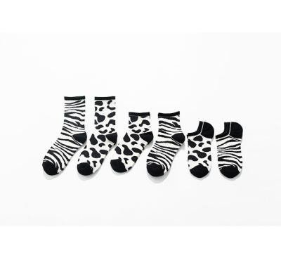 China 2021 QUICK DRY Cute Korean Embroidery Funny Cow Cartoon Socks The Long Bangs Zebra Design for sale