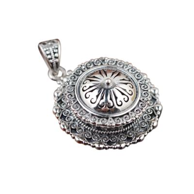 China Religious Sterling Silver Gaudencio Box Pendant Mantra 925 Scripture Flower Pattern Carving Thai Silver Style for sale