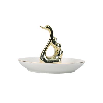 China Simple Luxury Cheap Animal Gold Dish Elelgent Lady Ring Lady Ring Trinket Decorative Ceramic Necklace Display Stand for sale