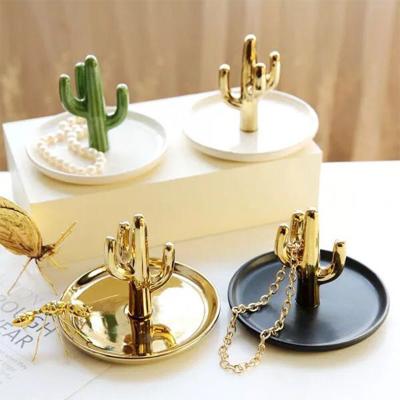 China Elelgent Creative Wholesale White Ceramic Dish with Gold Cactus Jewelry Tray Trinket Ring Holder for Home Decor Jewelry Display Dish for sale