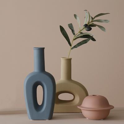 China Wholesale High Quality Nordic Minimalist Style Ornament For Home Decoration Ceramic Art Geometry Vase Flower Decor Creativity for sale