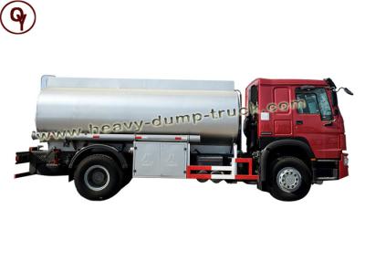 China Howo 4 By 2 Small Engine Oil Tanker Truck 10000 Liters Capacity Fuel Tank for sale