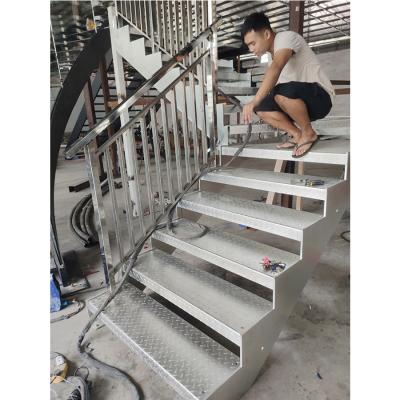 China Modern Step Prop Pipe Wrought Iron Chandelier Staircase Design Fence Staircase Pipe For Marble for sale