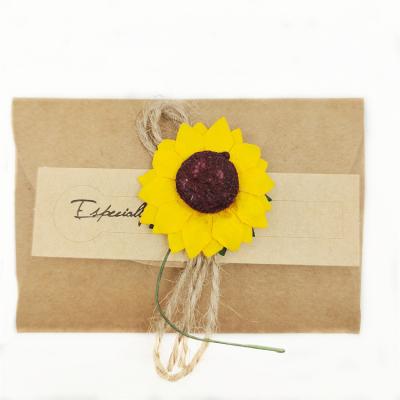 China Creative diy retro gift wrap postcard with handmade dry wrapping paper flower greeting card festival blessing card for sale