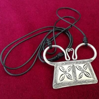 China Factory Ethnic Chinese Miao Ethnic Necklaces Copper Plated Silver Custom Jewelry Necklace Big Size for sale