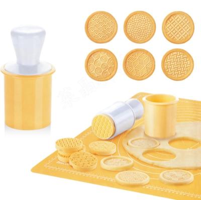 China Christmas Tools 3D Cookie Stamp Baking Baking Engrave Cookie Molds Round Cookie Stamp Cutter Customized for sale