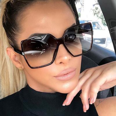 China 2021 Oversized Sunglasses Shades New Fashion Wholesale Hot Sale Fashion Sunglasses Women Vintage With Candy Color Lens for sale