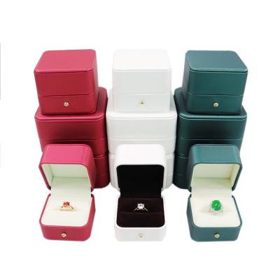 China Wholesale Newest PU Leather Jewelry Box Ring Necklace Box Green Jewelry Packaging Box Pendant for sale