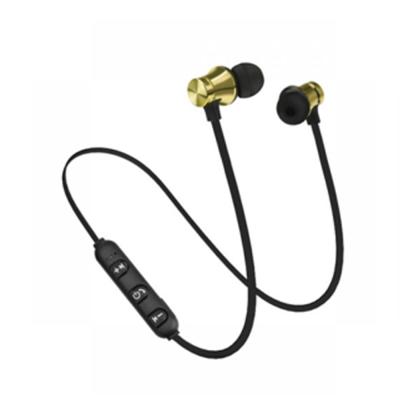 China 2021 cheap magnetic and metal wireless earphones for sports for sale