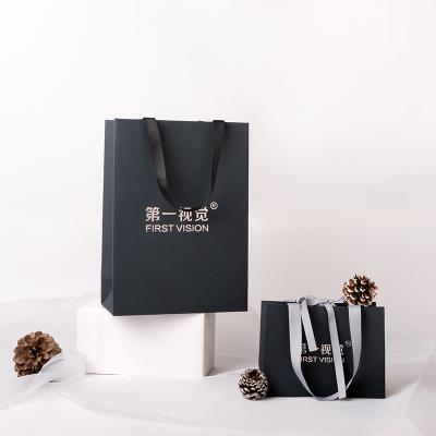 China Recycled Materials Customize Logo Customized Red Green Fabric Wrapping Mini Luxury Jewelry Packaging Viable Gift Paper Bags For Jewelry for sale