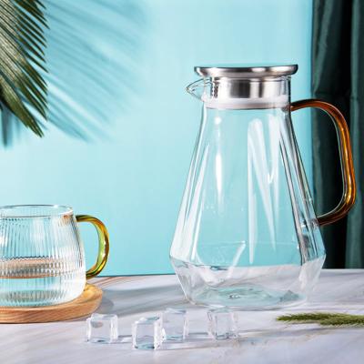 China WITH LID Large Capacity Diamond Shape 1500Ml 2500Ml Frinking Jug Glass Cold Water Pitcher With Spout for sale