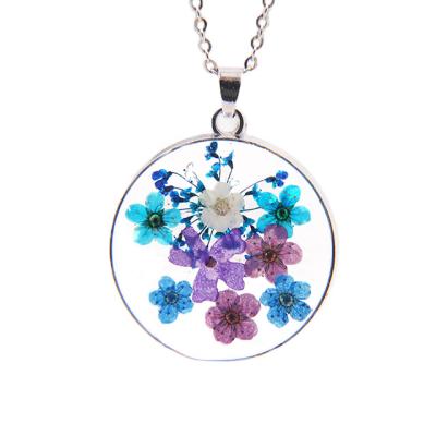 China Romantic Dried Flower Resin Necklace With Real Resin Flower Dried Flower Necklace Pendants Jewelry Charm For Women for sale