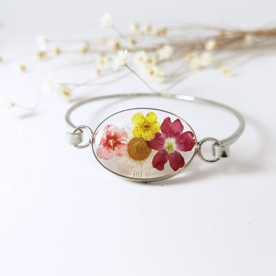 China 2022 Spring New Design Cute Natural Dry Flower Resin Bangle Women Fashion Jewelry Bangles Fashion Jewelry for sale