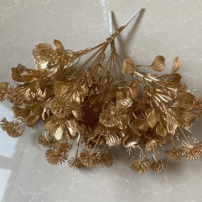 China Silk and Plastic Artificial Gold Leaves Artificial Rose Gold Fake Silver Leaf Flowers Palm Orchid Eucalyptus Flower Plant for Wedding Home Decor for sale